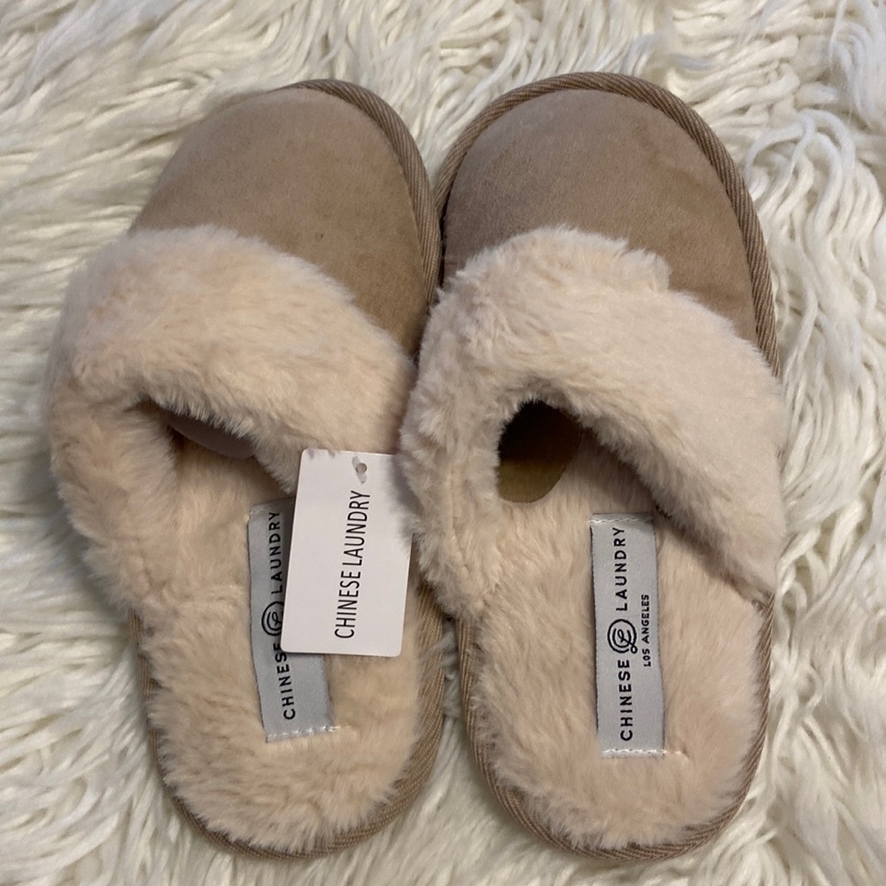 Chinese Laundry Slippers size XS/S brand new with tags